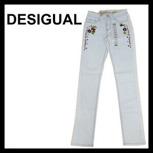 NWOT DESIGUAL Floral embroidered eyelet side stripes slim fit jeans